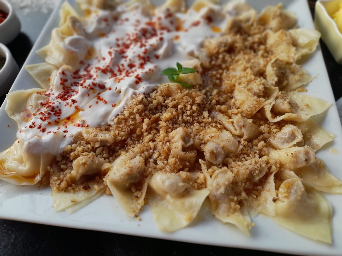 sinop yemekleri, sinop yemekleri nerede?, istanbul sinop lokantası, istanbul sinop restoran, sinop mantısı istanbul, halime şahin sinop yemek sofrası,